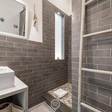 Appartement 74 *